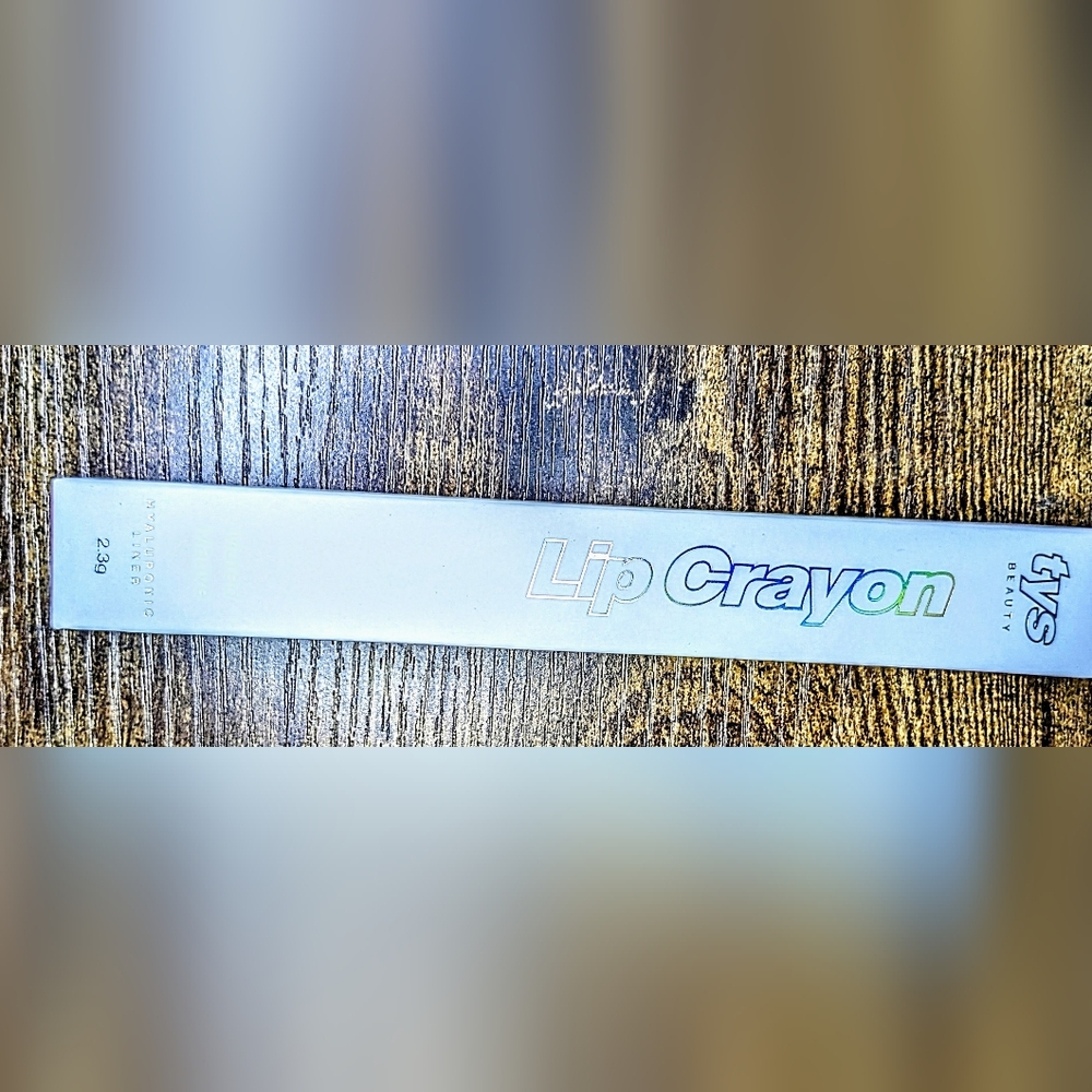 5/75$ TYS BEAUTY Lip Crayon Hyaluronic Liner - Picture 4 of 10